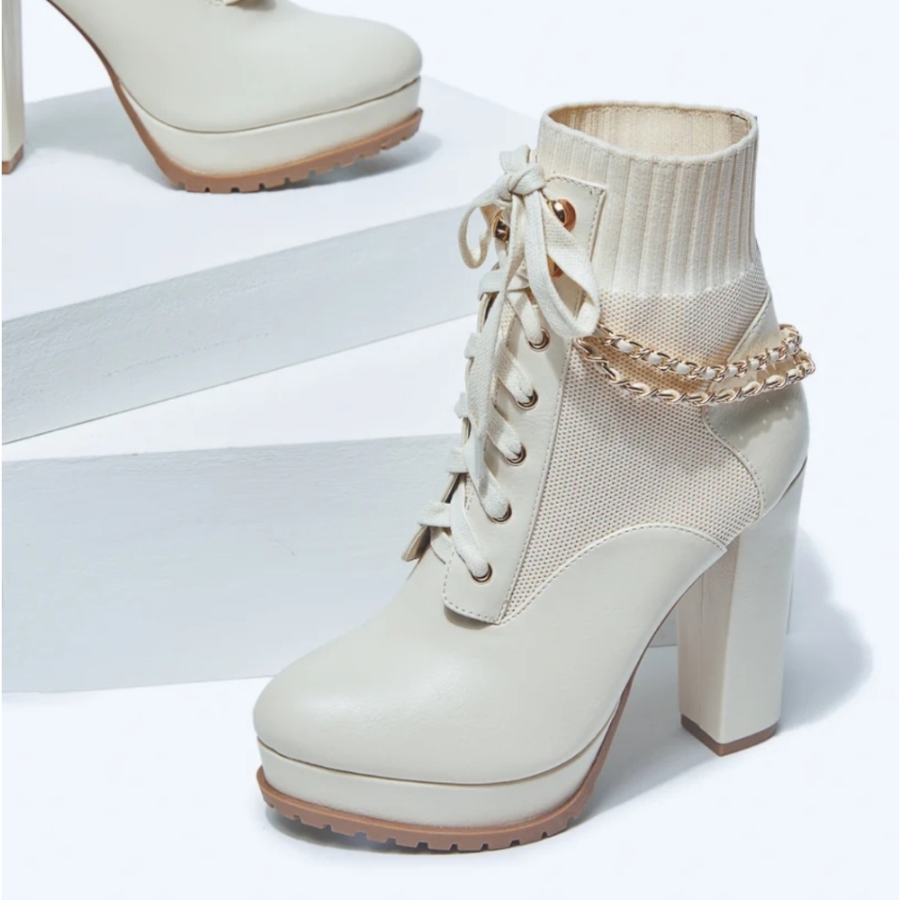 🌟 NEW 🌟 Booties - Picture 2 of 6